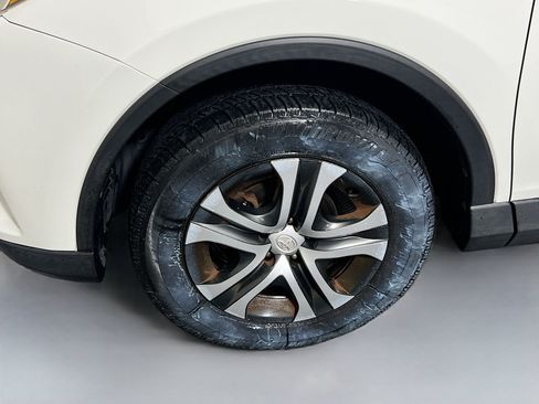 Used 2016 Toyota RAV4 LE FWD image 13