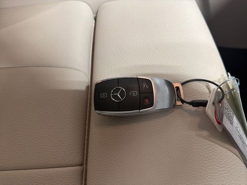 Used 2023 Mercedes-Benz GLB 250 4MATIC image 25