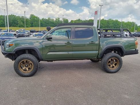 Used 2021 Toyota Tacoma TRD Off-Road w/ Technology Package AWD/4WD image 6