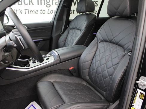 Used 2024 BMW X5 xDrive50e AWD/4WD image 16