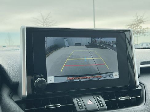 Used 2023 Toyota RAV4 XLE image 19