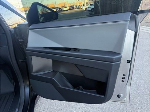 Used 2025 Tesla Cybertruck AWD Crew Cab image 35