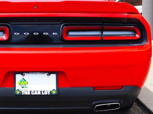 Used 2018 Dodge Challenger SXT RWD image 17