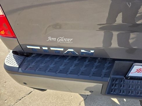 Used 2020 Nissan Titan SV w/ SV Convenience Package image 36