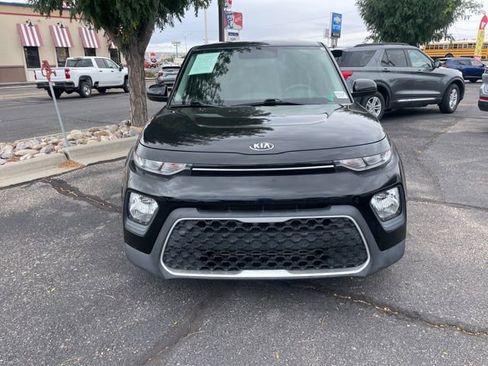 Used 2020 Kia Soul LX image 2