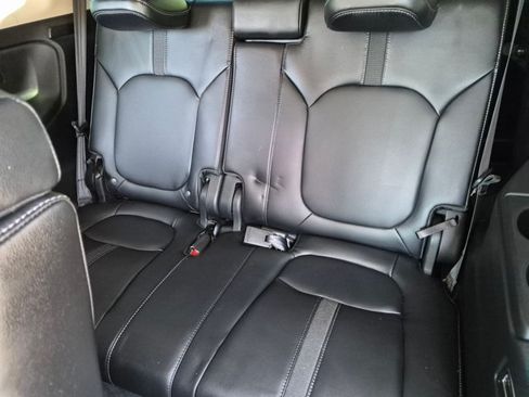 Used 2025 Honda Pilot EX-L image 16