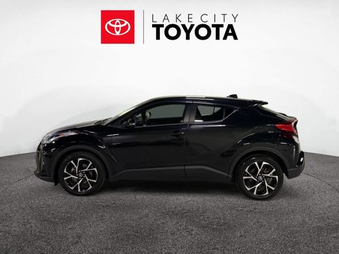 Used 2020 Toyota C-HR XLE image 2