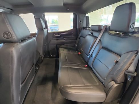 Used 2025 GMC Sierra 1500 SLT AWD/4WD image 30