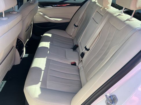 Used 2022 BMW 540i w/ Convenience Package image 22