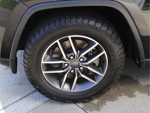 Used 2021 Jeep Grand Cherokee Limited w/ Luxury Group II AWD/4WD image 38