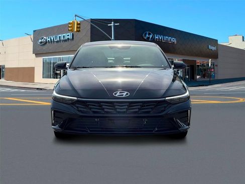 New 2026 Hyundai Elantra Limited FWD image 12
