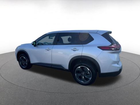 Used 2025 Nissan Rogue SV FWD image 10