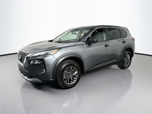 Used 2023 Nissan Rogue S AWD/4WD image 4