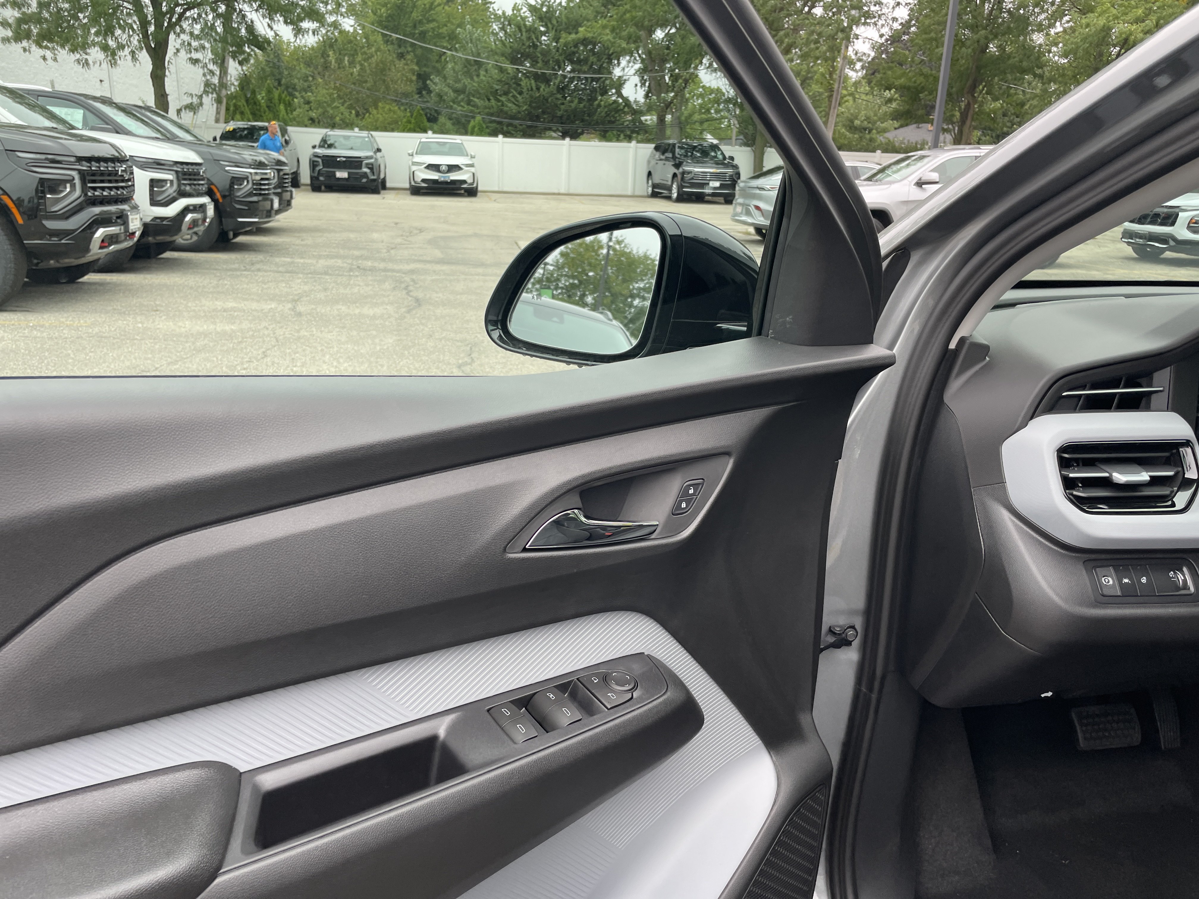 New 2027 Chevrolet Bolt LT w/ Comfort Package FWD image 13