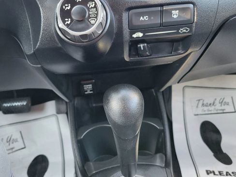 Used 2012 Honda Fit image 17