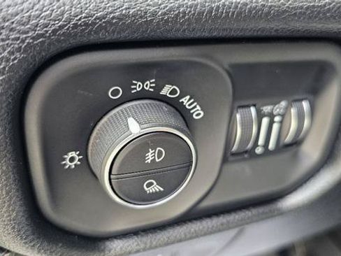 Used 2019 RAM 1500 Big Horn RWD image 19