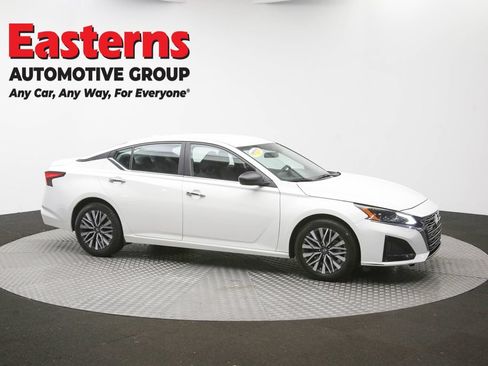 Used 2025 Nissan Altima 2.5 SV FWD image 48