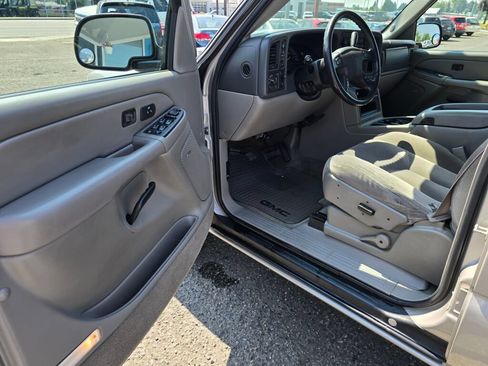 Used 2004 GMC Yukon SLE w/ Sound System Plus Package AWD/4WD image 22