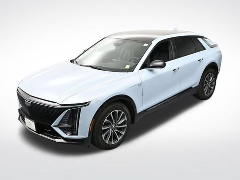 Used 2025 Cadillac Lyriq Sport AWD/4WD image 16