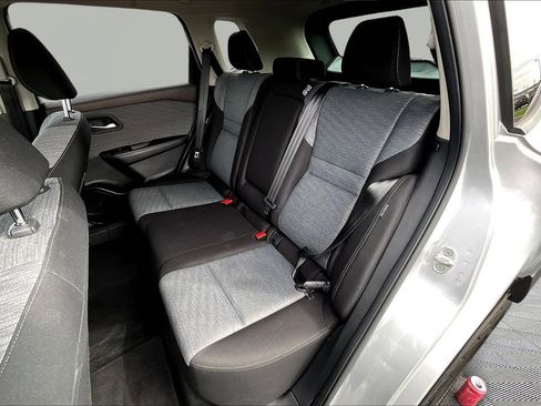 Used 2023 Nissan Rogue SV image 22