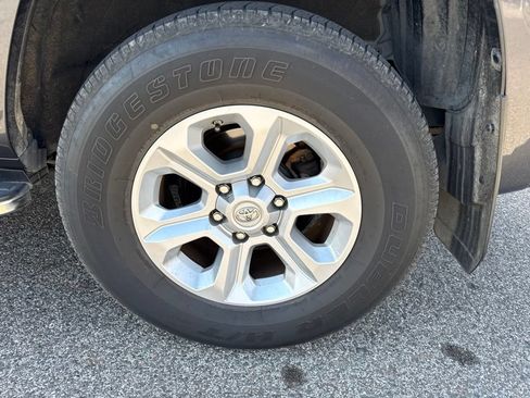 Used 2018 Toyota 4Runner SR5 RWD image 6