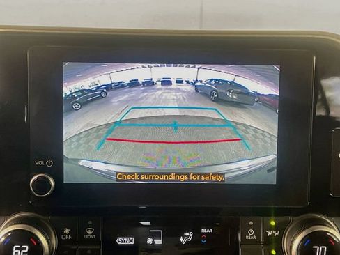 Used 2025 Toyota Highlander LE FWD image 22