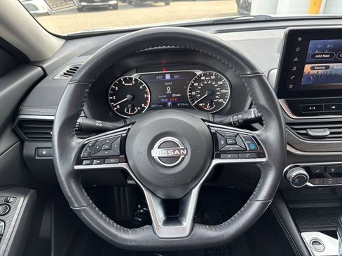 Used 2024 Nissan Altima 2.5 SV w/ SV Premium Package AWD/4WD image 14