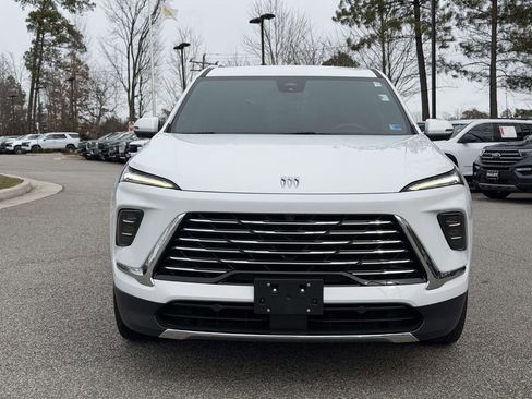 Used 2025 Buick Enclave Preferred image 26