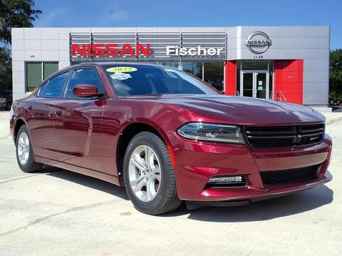 Used 2022 Dodge Charger SXT w/ Driver Convenience Group image 1