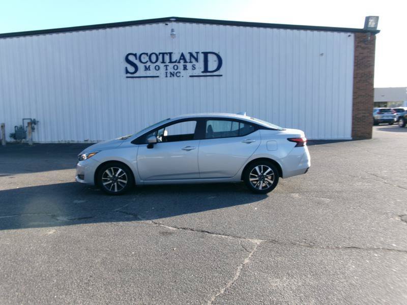 Used 2025 Nissan Versa SV FWD image 14