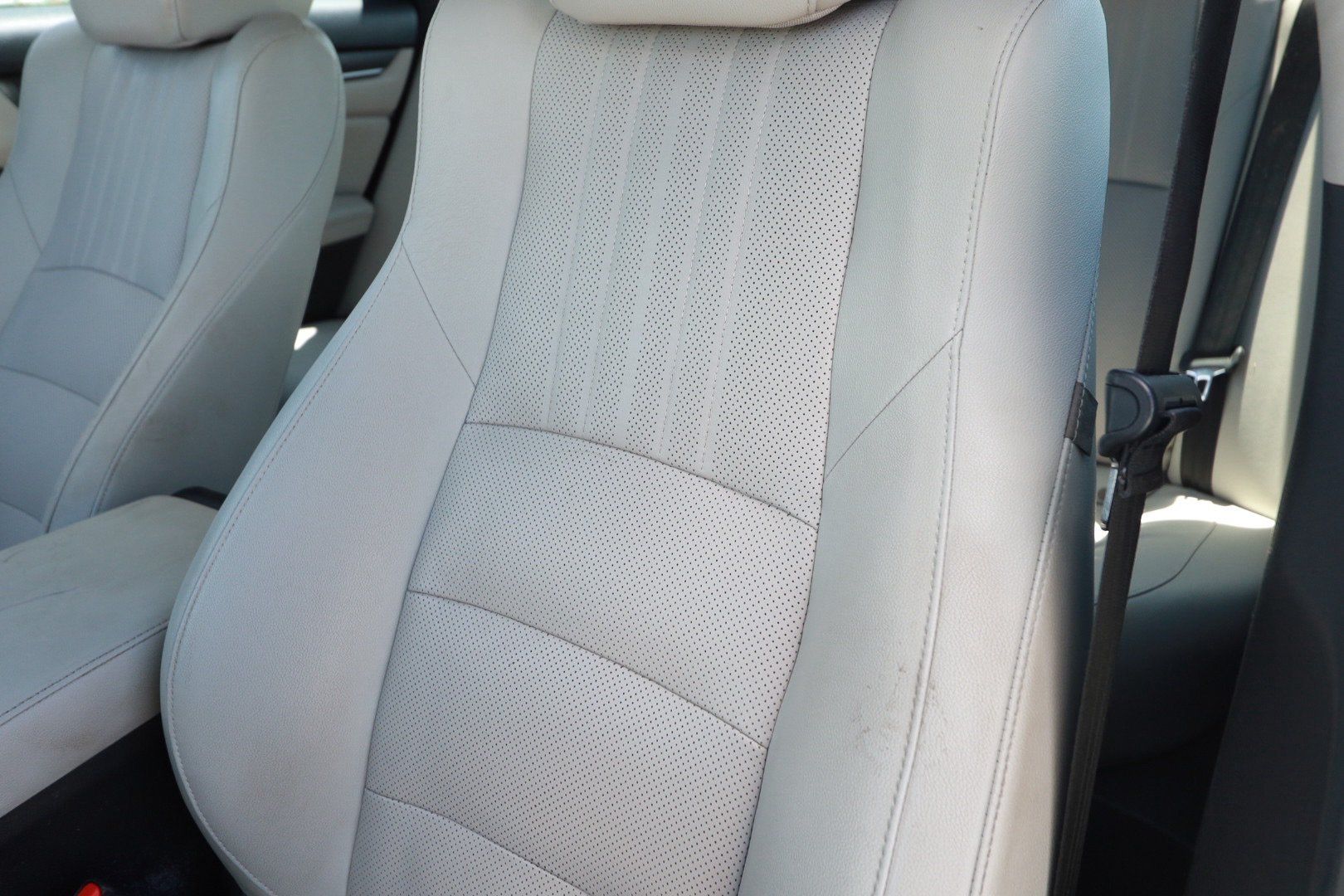 Used 2018 Honda Accord Touring image 19