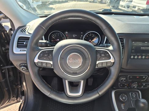 Used 2018 Jeep Compass Latitude w/ Popular Equipment Group AWD/4WD image 16