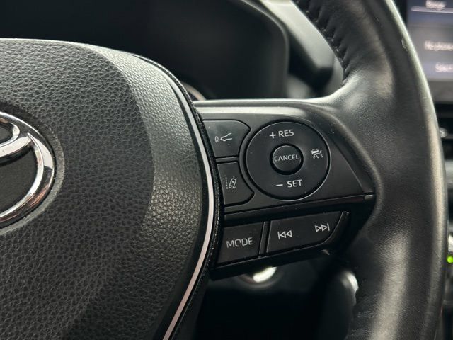 Used 2019 Toyota RAV4 XLE Premium w/ Cold Weather Package AWD/4WD image 39