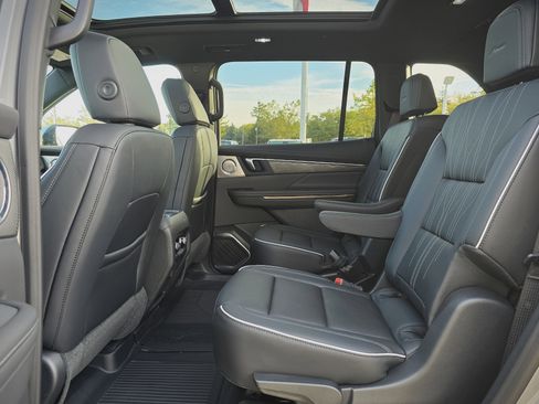 New 2026 Buick Enclave Avenir w/ Super Cruise Package image 10