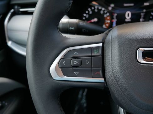 Used 2024 Jeep Compass Limited image 17