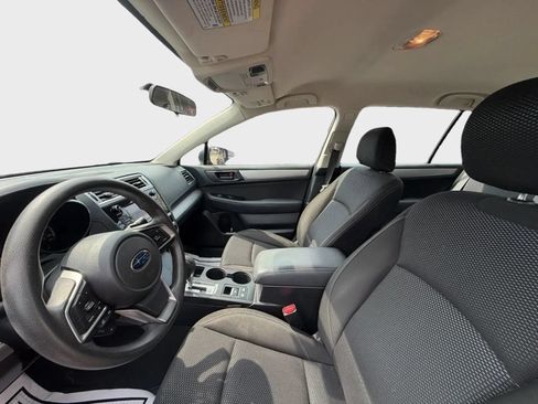 Used 2018 Subaru Outback 2.5i AWD/4WD image 11