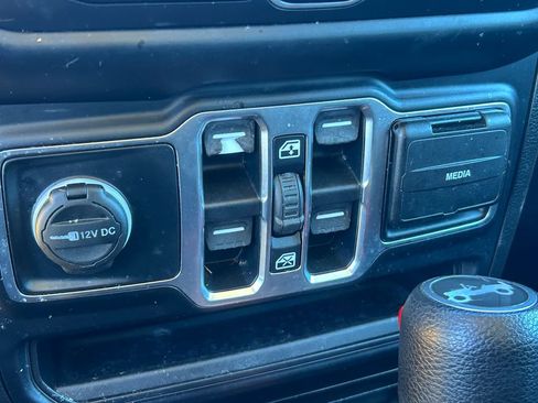 Used 2020 Jeep Wrangler Unlimited Sport S AWD/4WD image 18