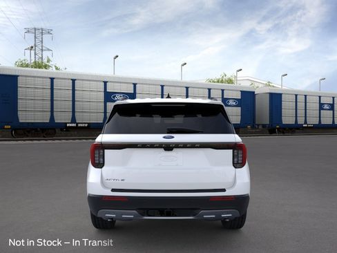 New 2026 Ford Explorer Active RWD image 19