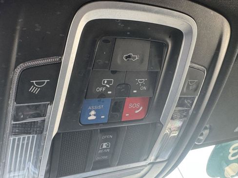 Used 2023 RAM 1500 Laramie AWD/4WD image 27