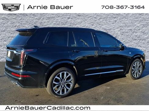 Used 2023 Cadillac XT6 Sport w/ Technology Package image 6