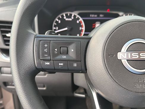 Used 2024 Nissan Rogue SV FWD image 21