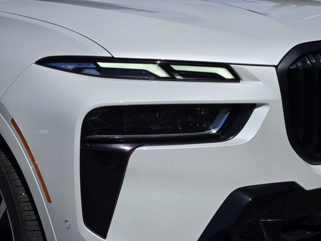 Certified 2025 BMW X7 M60i AWD/4WD image 11