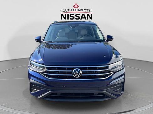 Used 2023 Volkswagen Tiguan SE FWD image 2