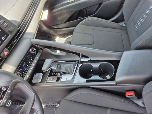 New 2026 Hyundai Elantra SEL Sport Premium FWD image 21