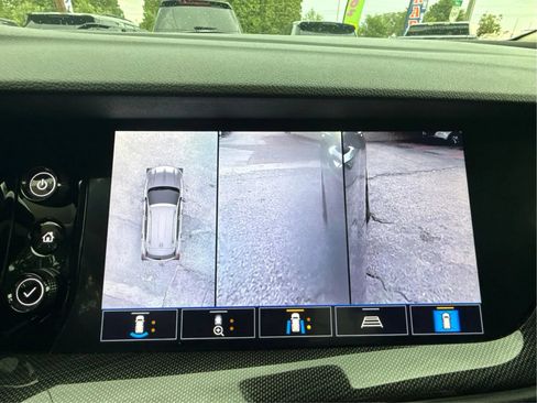 Used 2021 Buick Envision Essence w/ Technology Package I FWD image 23