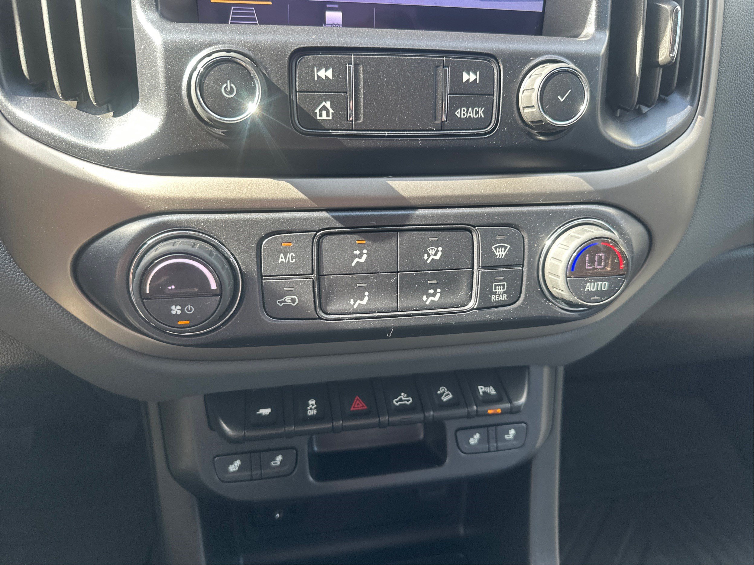 Used 2019 Chevrolet Colorado Z71 AWD/4WD image 30