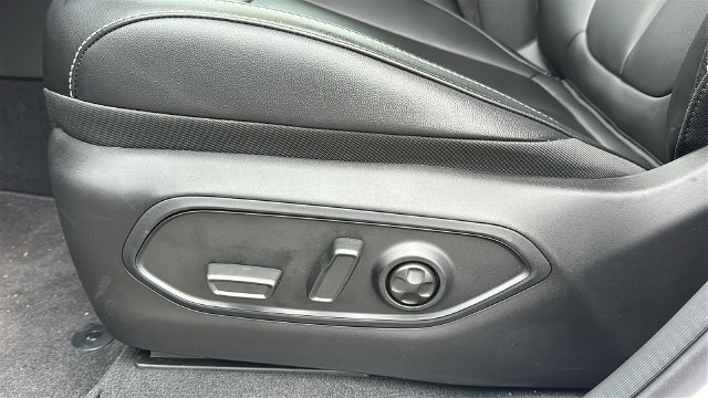 New 2026 Jeep Grand Cherokee Limited AWD/4WD image 10