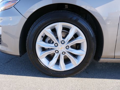 Used 2024 Chevrolet Malibu LT image 14