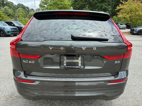 Used 2022 Volvo XC60 B5 Momentum w/ Protection Package Premier FWD image 14