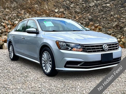 Used 2017 Volkswagen Passat 1.8T SE FWD image 10